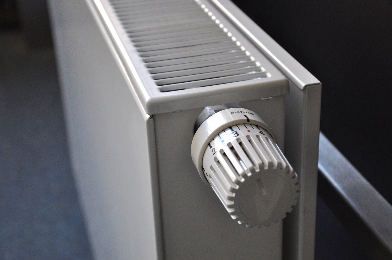 Klimatyzacja w systemie VRF: wydajność i elastyczność w chłodzeniu dużych budynków